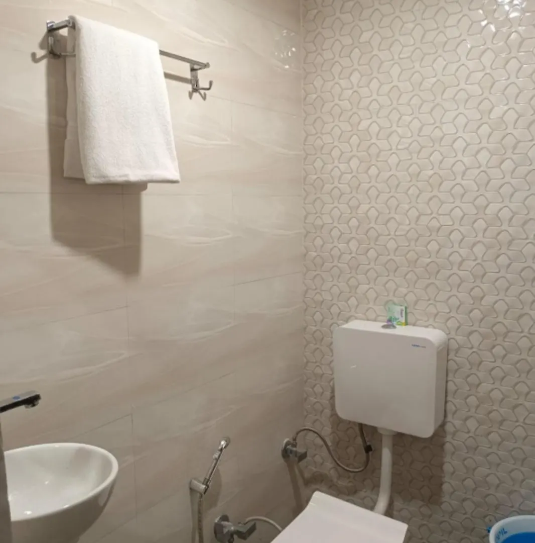 Home Stay In Chowk Near Ganga Ghat ,Kashi Vishwanath And Ram Bhandar Kachori Βαρανάσι Δωμάτια σε οικογενειακή κατοικία